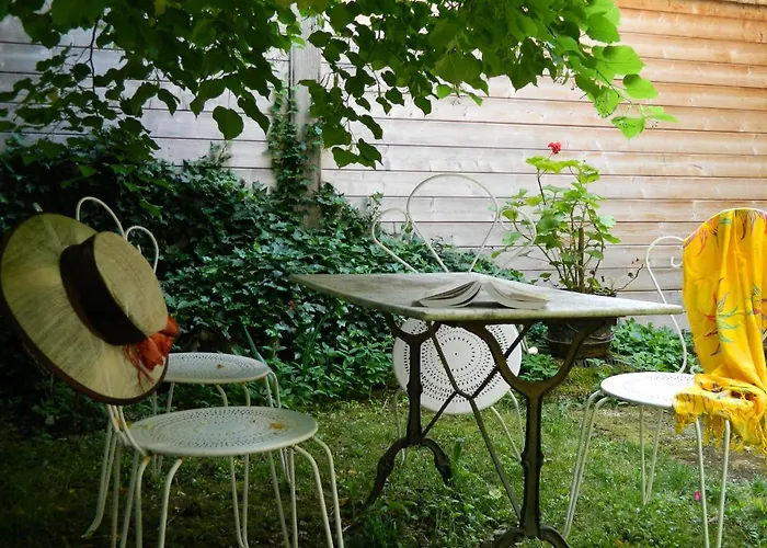 Maison De Marie Bed & Breakfast