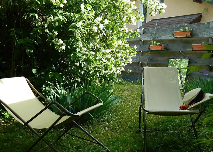 Maison De Marie Bed & Breakfast