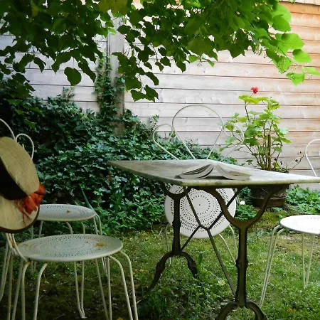 Maison De Marie Couette-café
