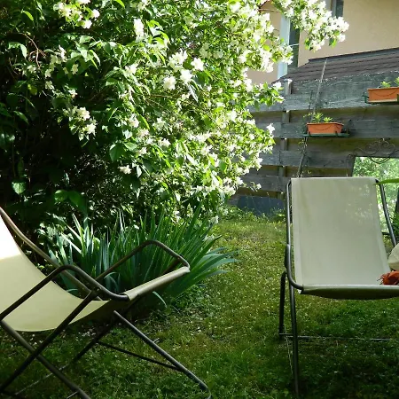 Maison De Marie Bed & Breakfast