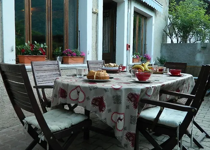 Maison De Marie Couette-café 3*